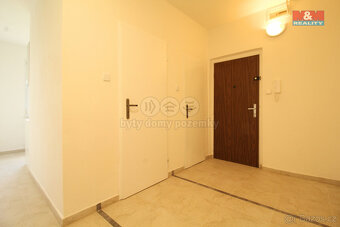 Pronájem bytu 3+1, 70 m², Ostrov, ul. Májová - 9