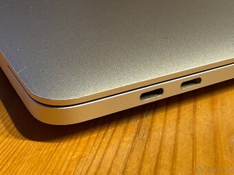 Apple MacBook Pro 13" M2 8GB 256GB SK 2022 Stříbrný - 9