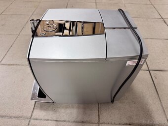 Kávovar JURA IMPRESSA J9 OneTouch Silver - 9
