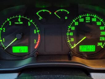 Škoda Octavia 1.6 75 kW, NOVA STK, tažné, BEZ KOROZE - 9