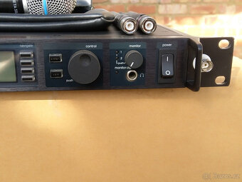 Shure UHF UR4D UR2 UR1 Beta 58a Radio Micro System ruční pře - 9