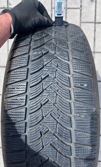 Audi - 17" alu + zimní 235/60 R17 Dunlop - 9