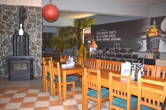 Pronájem komerčního prostoru a ubytovacího zařízení v obci T - 9