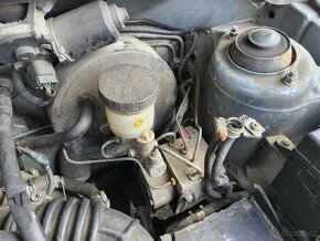 Kia Rio 1,5i rok 2000 - pouze dily - 9