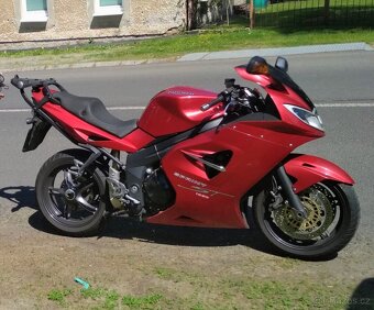 Triumph Sprint ST 1050 - 9