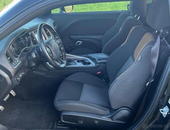 Dodge Challenger - 9