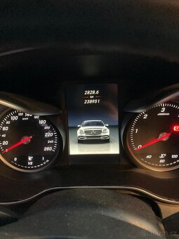 Mercedes Benz C220d - 9