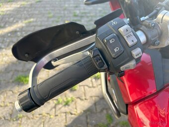 HONDA CRF 1000 L Africa Twin - 9