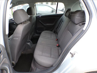 Volkswagen Golf 1,6 FSI TAŽ.ZAŘ.,TREND - 9