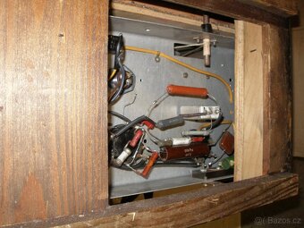 ELEKTRONKOVÉ RÁDIO - DVOULAMPOVKA - 9