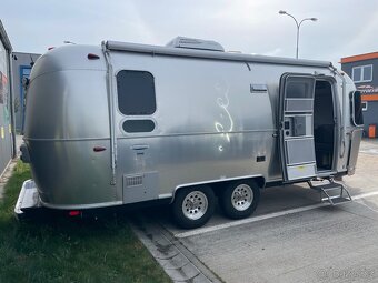 USA Karavan orig. AIRSTREAM, zánovní, odpočet DPH možný - 9