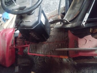 Zahradní traktor Westwood díly - 9