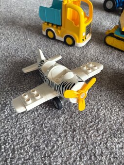 Lego Duplo sada kostek včetně aut a zvířátek 9 kg - 9