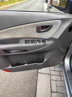 Hyundai Tucson 2.0 CRDI - 9