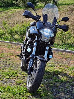 Zachovalý Kawasaki Versys KLE 650 s doplňky, STK 2027 - 9