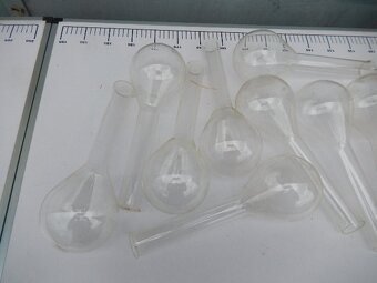 Sklo laboratorní, chemické, konvolut, větší množství - 9