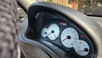 PEUGEOT 206 SW KOMBI 2007 – BENZÍN + LPG, 217 000 KM
- 9