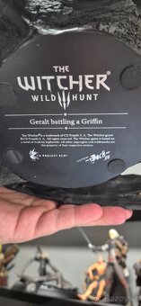 Witcher III Wild Hunt - socha Geralt Battling a Griffin - 9