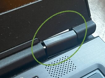 Fujitsu Lifebook U747, černý 14’ - 9