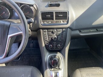 Opel Meriva 1.4i , 74 kW benzín, 2010 - 9
