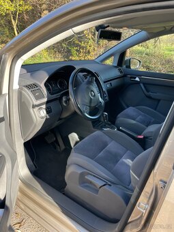 VW Volkswagen Touran 2.0TDi, 103kW, DSG, rv: 2011 - 9