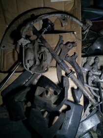 Díly na Škoda 100-110 R.ceny 100-300 Kč za kus. - 9