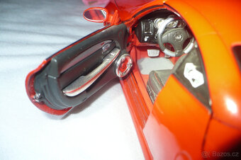 Model auto 1:18 Lexus SC 430 - 9