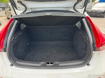 Volvo V40 2.0 i 90KW 1 Majitel manual 6ti-kvalt - 9