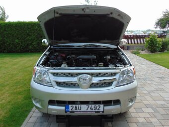 TOYOTA HILUX 2.5,4x4, PŮVOD ČR,2.MAJ.,RADLICE+SYPAČ,TAŽNÉ - 9