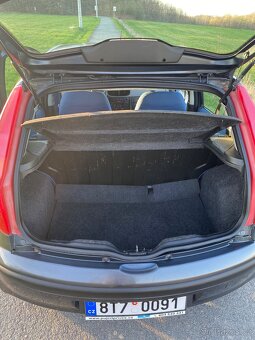FIAT PUNTO II. 1.2 8v 44kW ŠEDÁ rok 2002 - 9