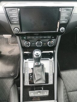 Prodám Škoda Superb Combi 2,0tdi 4x4 DSG - 9