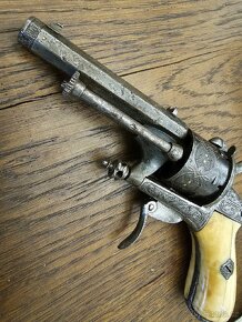 Krásný stary historická revolver - 9