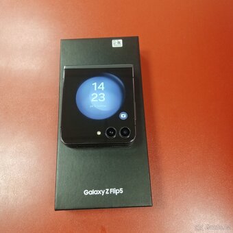 Samsung Galaxy Z Flip5 5G 256GB záruka 2/2026 - 9