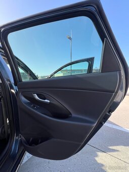 Hyundai i30 1.5 T-GDi CW MHEV 7DCT, Play 2024 - 9