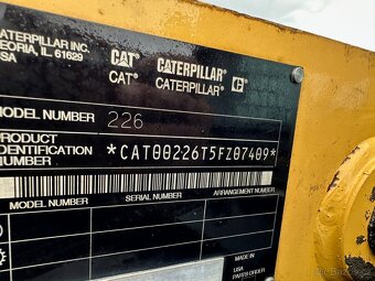 CATERPILLAR 226 4X4 2002 VIN 409 - 9