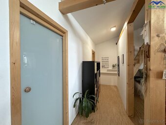 Prodej atypický byt, cihla, podkroví 3+1, OV, 70,3 m2, ul. - 9