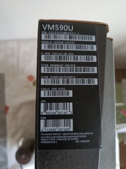 ASUS 4K VivoBook VM590U, model U555UB + 24" monitor - 9