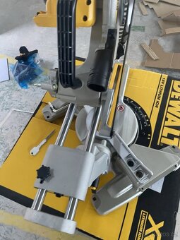 Aku pokosová pila DEWALT DCS365N 184mm - 9