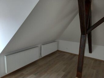 Pronájem byt Sedlčany 2kk 41m2 podkrovní - 9