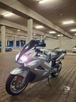 Honda vfr 800 2005 - 9