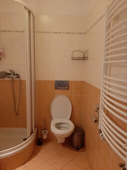 Pokoj s trvalým pobytem — Praha 7, Poupetova 869/10 - 9