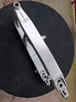 SUZUKI GSX-R 750 - 9