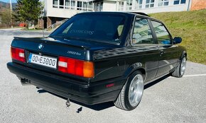 BMW E30 318is Coupe - 9