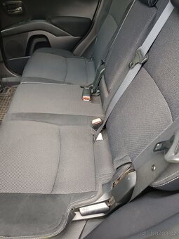 Peugeot 4007 - 9