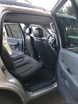 Ford Explorer - 9