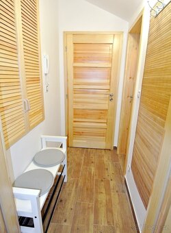 Pokrovní byt 2+1, 56 m2, zařízený, Praha 4 Šeberov - 9
