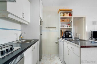 Okouzlující rohový řadový dům se 2 ložnicemi ve Španělsku - 9