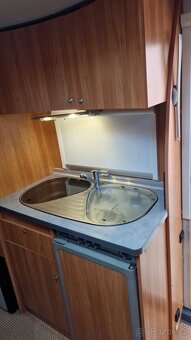 Karavan Bürstner Flipper 495 TK, 6 os., palandy, předstan - 9