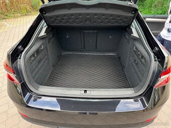 PRONÁJEM VOZIDLA SKODA SUPERB 2.0 TDi, DSG, STYLE, R.V.2022. - 9