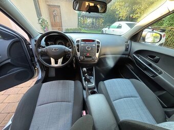 Kia Ceed 1,6i 92kw mod 2012 naj 114t - 9